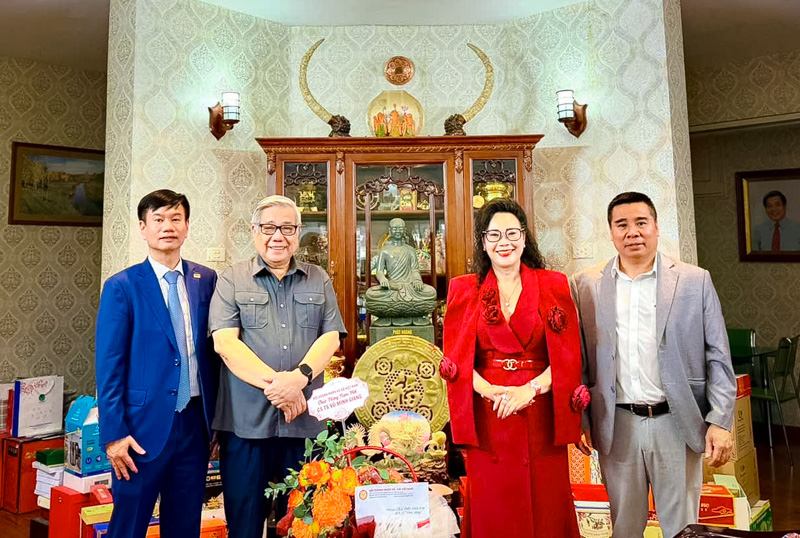 Thăm và chúc Tết GS.TSKH.NGND Vũ Minh Giang nhân dịp Xuân Bính Ngọ 2026